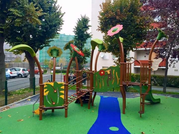 Installateur d'aires de jeux, Dourdan
